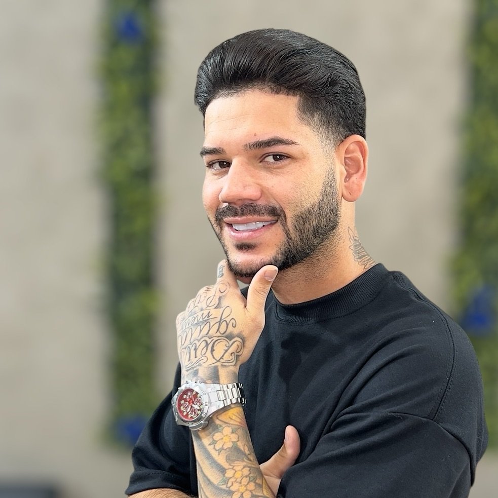 Barbeiro Roni, criador do BR Gestão